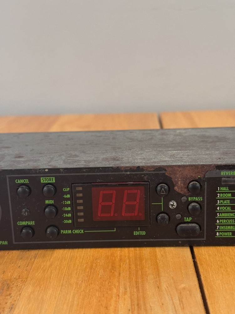 Zoom RFX-2000 Digital Reverb Multi-Effects Processor Rack Mounted Fully Working