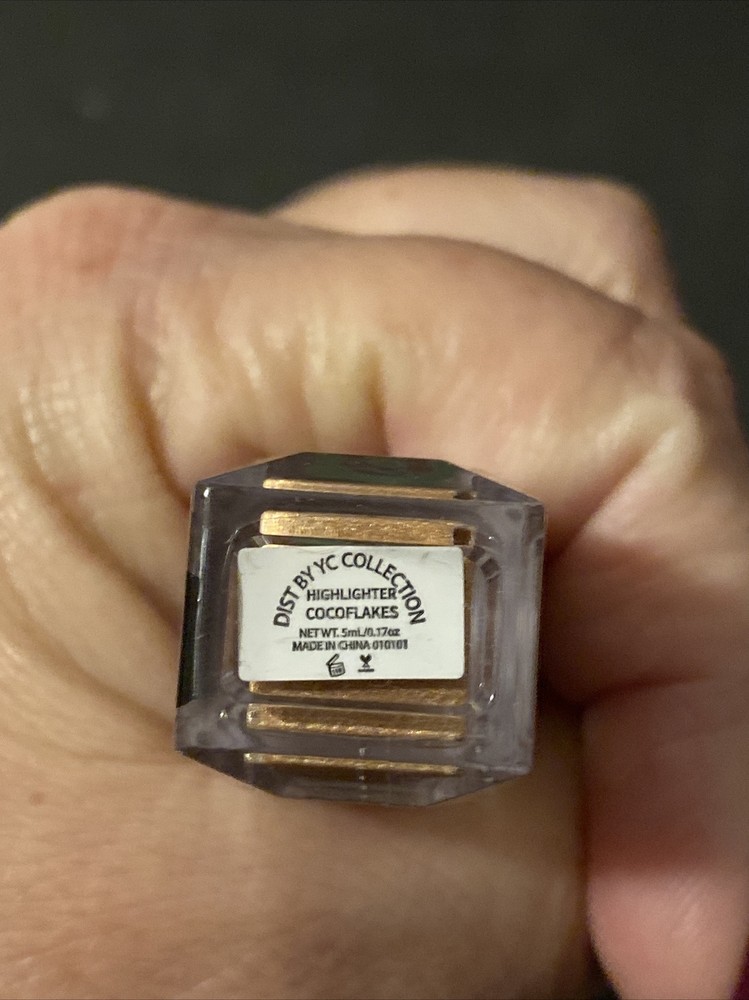 YC Collection Authentic Glazed Liquid Highlighter in Cocoflakes