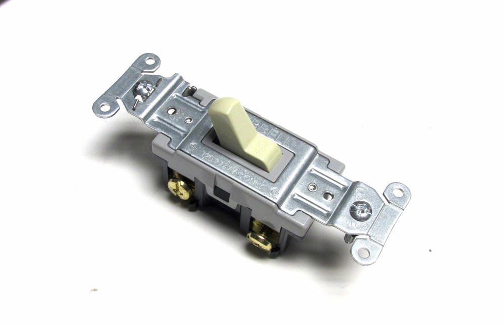 * NEW .. Hubbell Double Pole Toggle Switch Cat# CSB2201 ...  WP-810