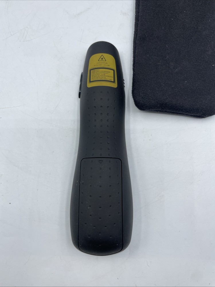 Logitech R800 Professional Presenter Presentation Remote Control Black with Bag