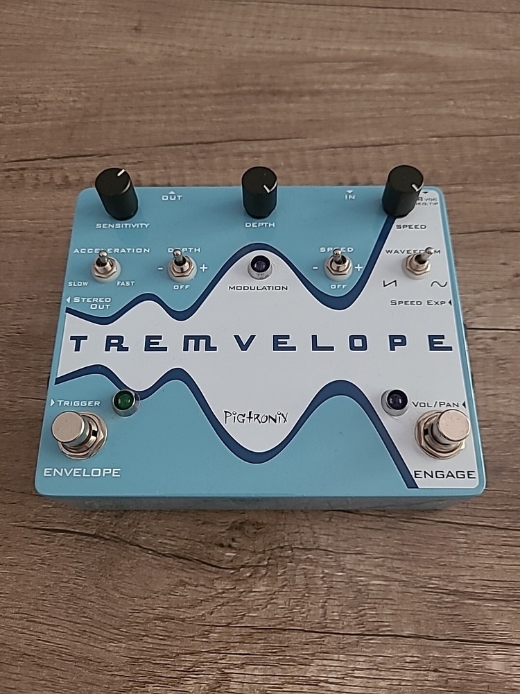 Pigtronix Tremvelope Tremelo + Envelope Filter Guitar Pedal EXCELLENT Condition