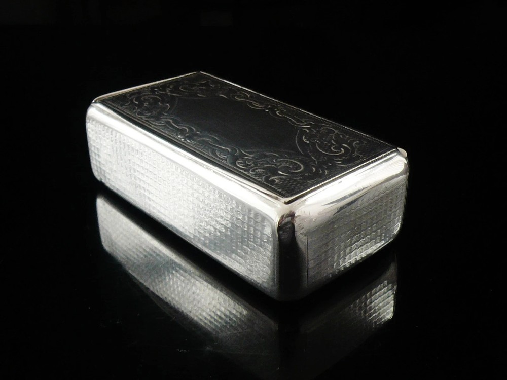 Austria Hungarian Solid Silver Snuff Box, Prague c.1880