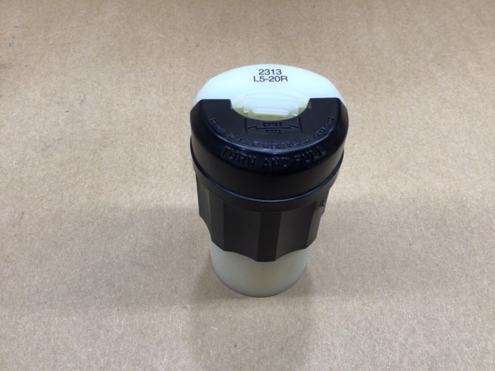 Leviton 2313 2-Pole 3-Wire Grounding Connector Locking #4020L4IAC