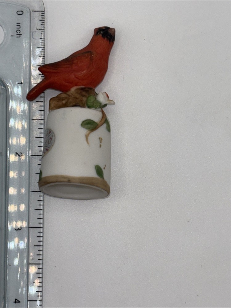 Vtg Cardinal Ceramic Thimble. Taiwan.