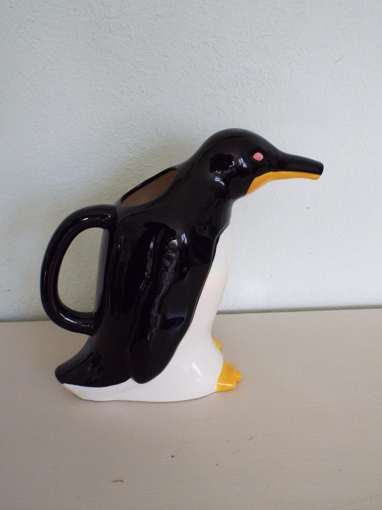 Vintage 1977 Penguin Pitcher, 9" Tall