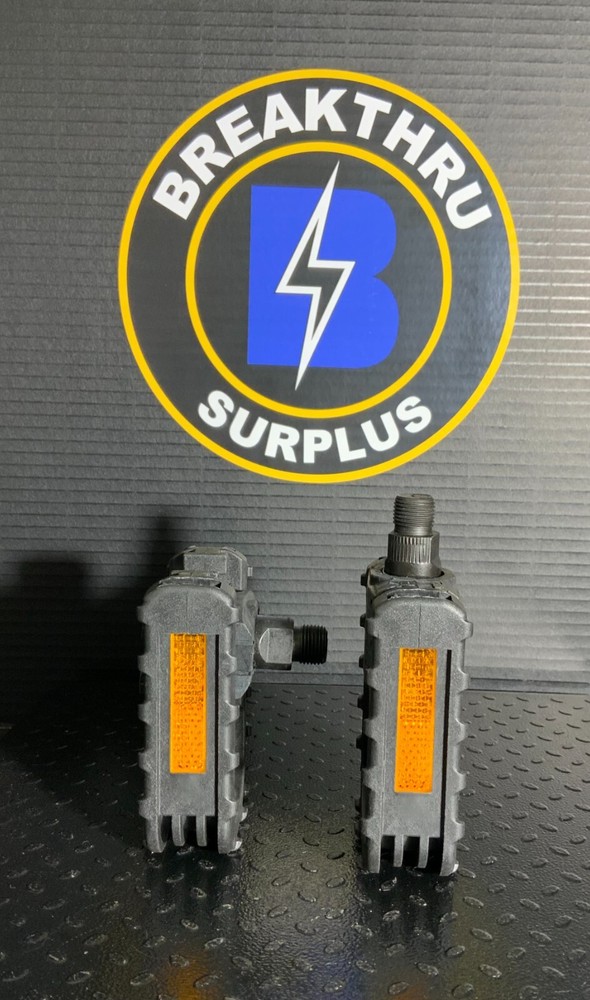 FAT CAT FOLDING BICYCLE PEDALS ($5/PAIR OBO)
