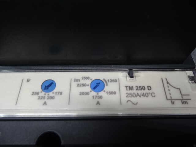 SCHNEIDER ELECTRIC LV431403E Including Trip Unit