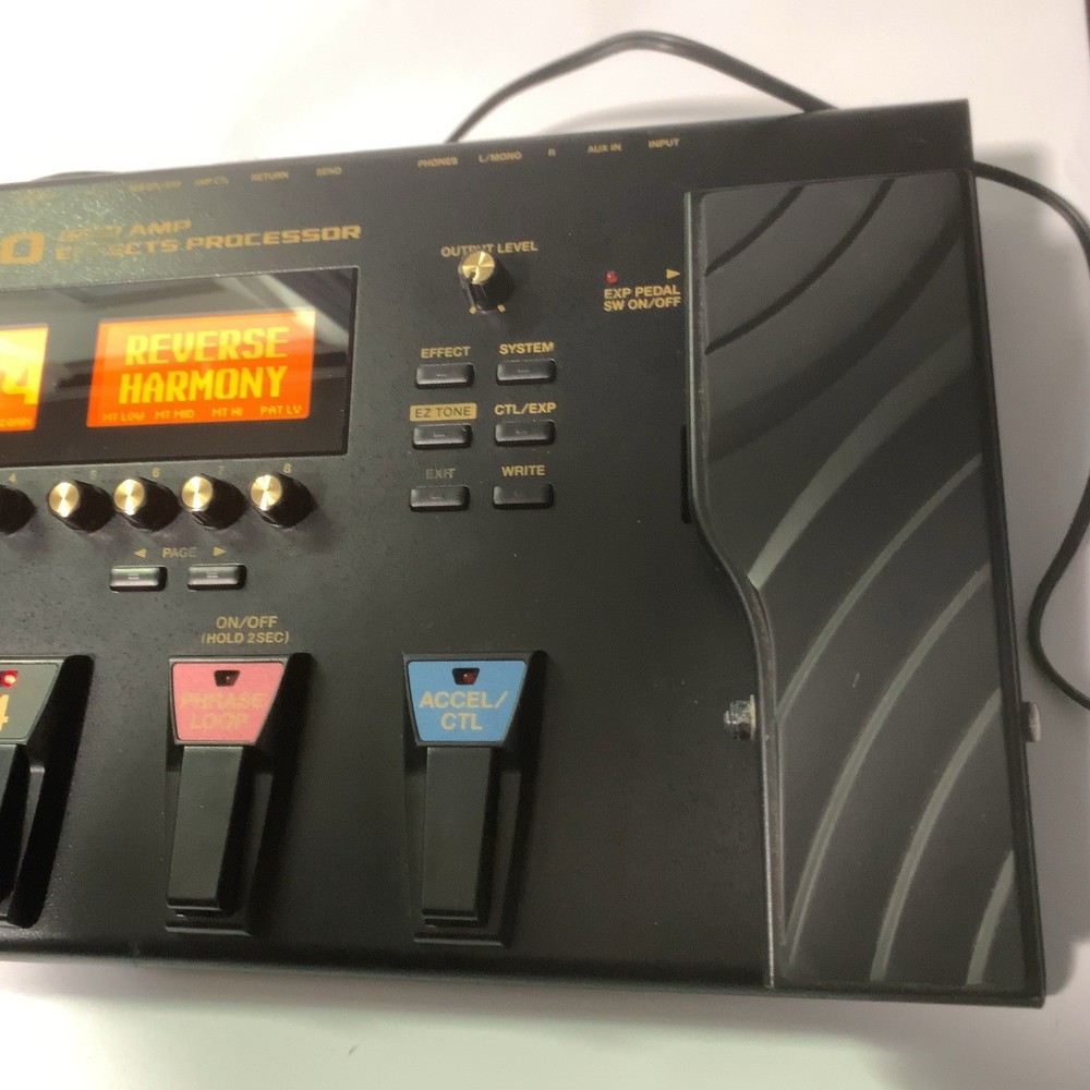 BOSS GT-100 Multi-Effects Guitar Processor – COSM Amp Modeling / USB / Looper