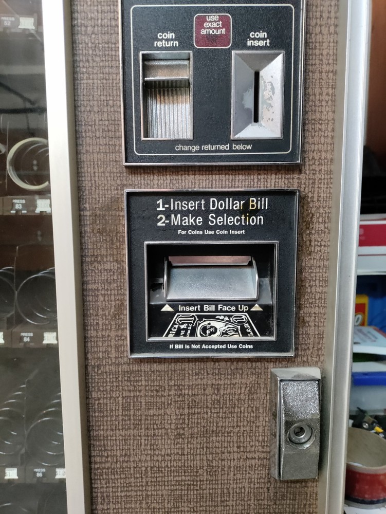 Rowe 4945S Vending Machine