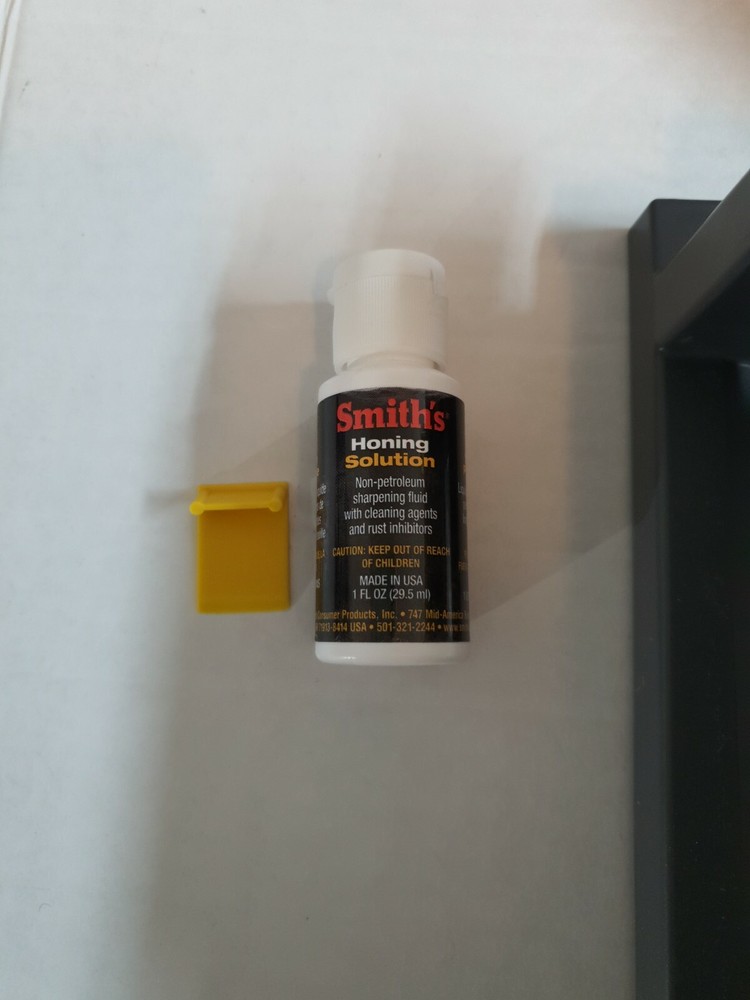 Smith's 6"Tri-Hone Sharpening System Medium-Fine-Coarse, sharpens all types .