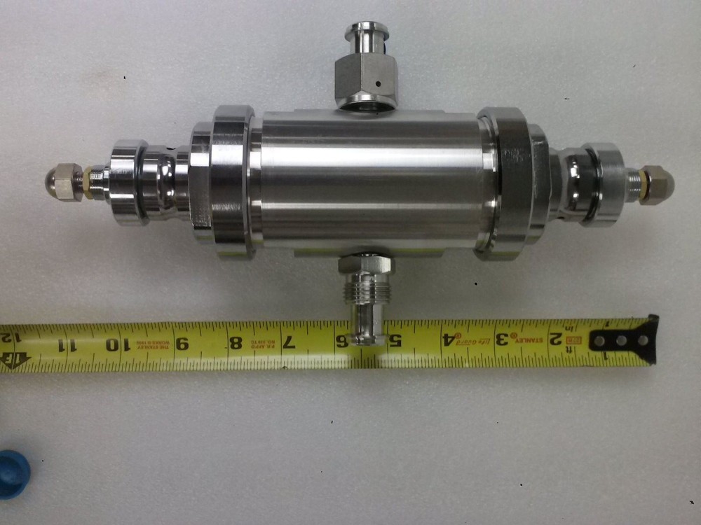 Tescom, 449-260-3RZ04 High Purity Regulator, Used