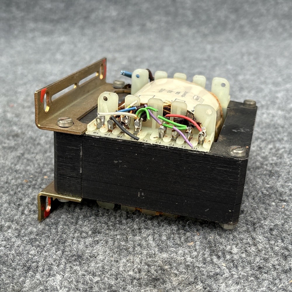 Ulton Universal transformers, type UE 5 120 VA M 102/36.5 Used