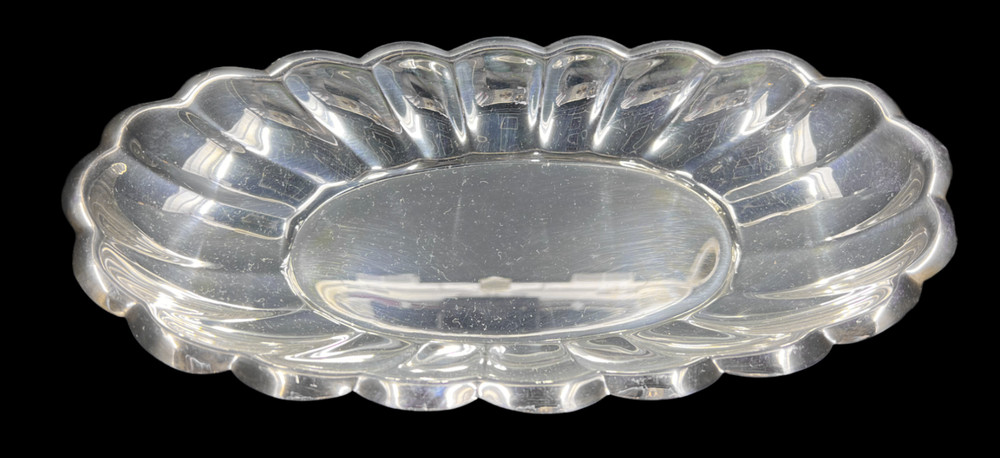 Vintage Reed & Barton Silverplated Tray Scalloped HOLIDAY #111 Oblong 11"