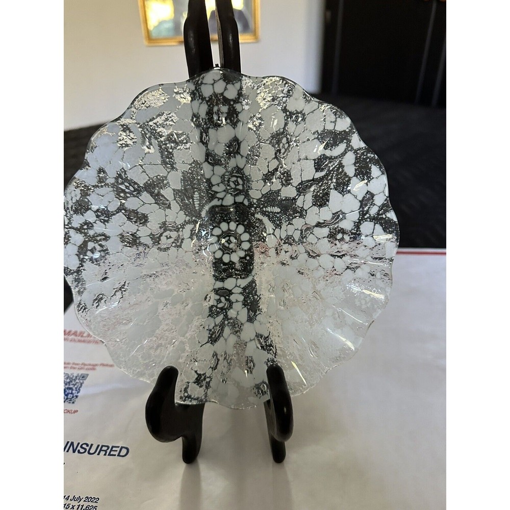 White Snowflake Design In Clear Glass Small Candy Dish Beautiful Pattern 7” EUC