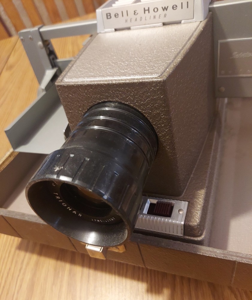 Vintage Bell & Howell Headliner Slide Projector Model 706 With Case