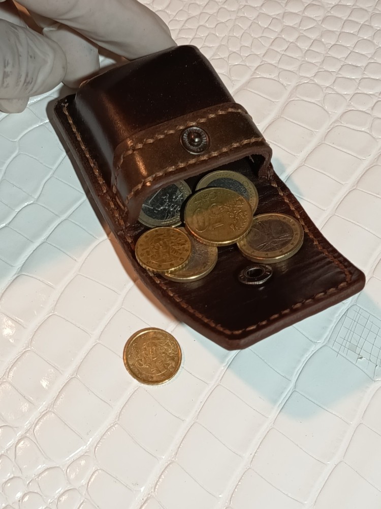 Handmade rigid leather keychain, keychain..
