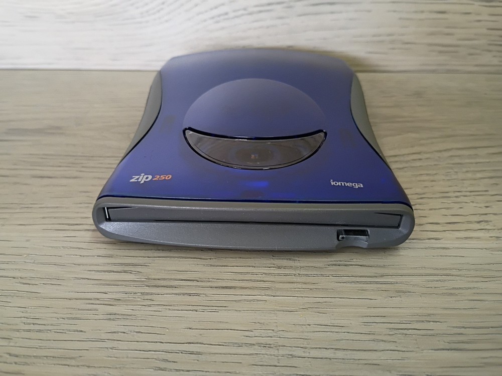 Iomega Zip 250 USB External Disk Drive Z250USBPCM Read Description