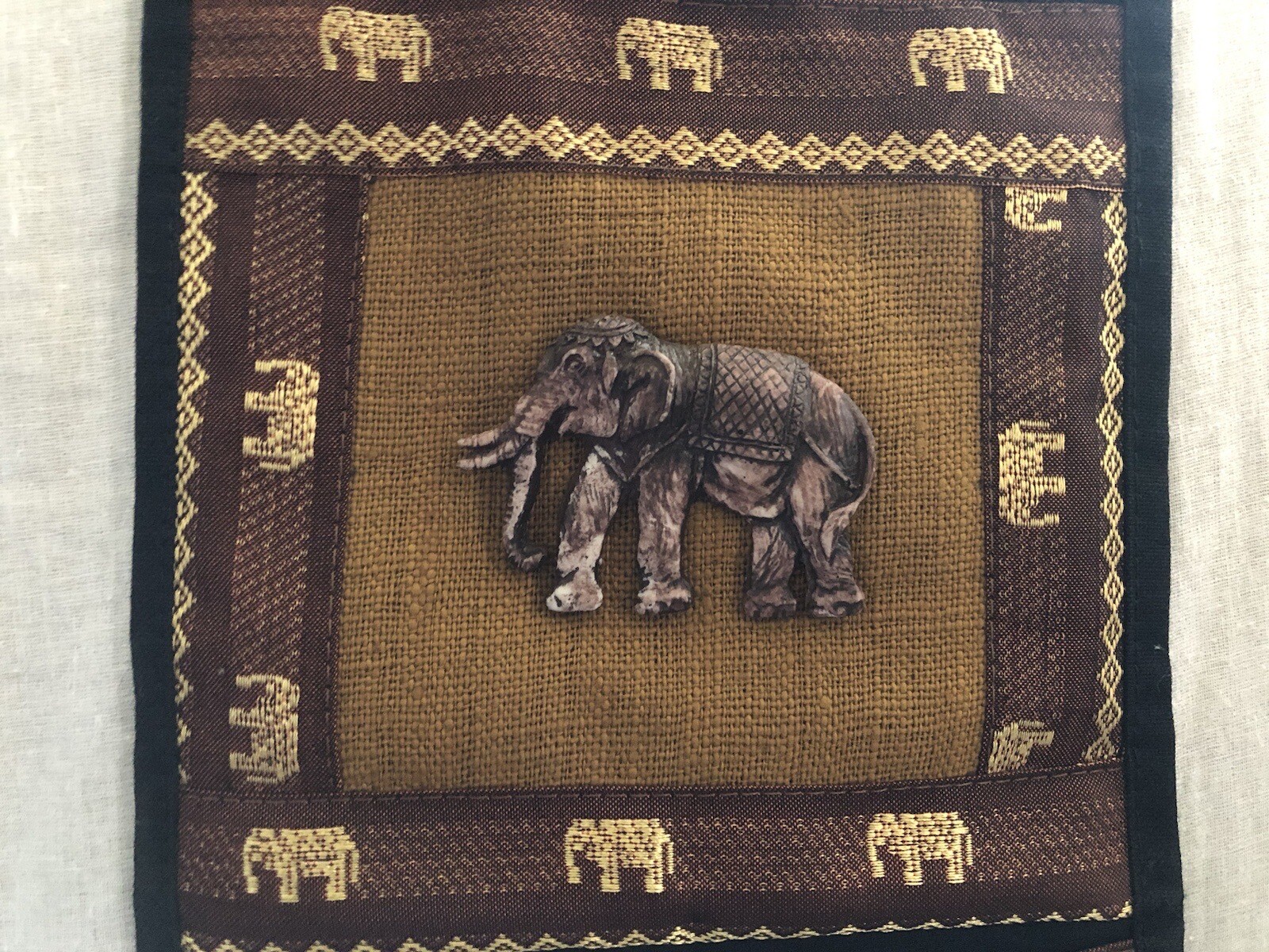 Tapestry Scroll Decoration Wall Hanging Elephants Pattern Pockets Brown Hues