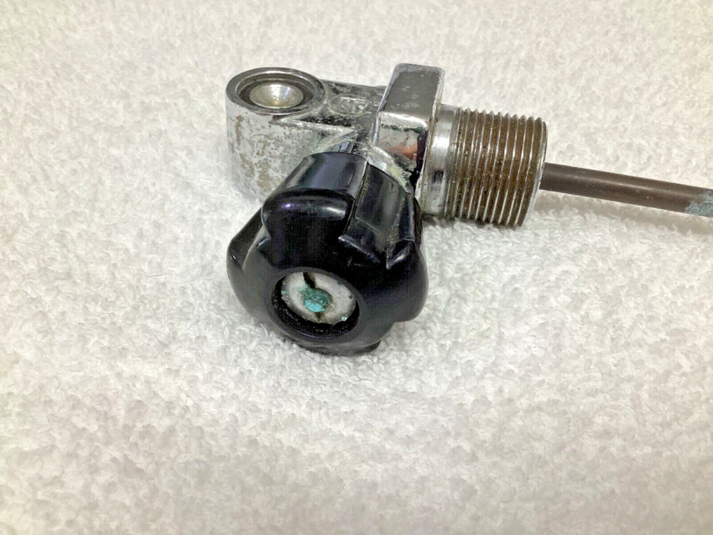 SCUBA DIVING tank valve yoke