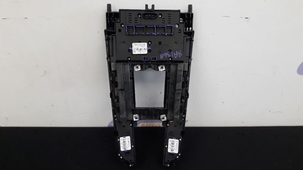 18 PORSCHE MACAN GTS 95B FRONT FLOOR CENTER CONSOLE MULTIFUNCTION CONTROL PANEL