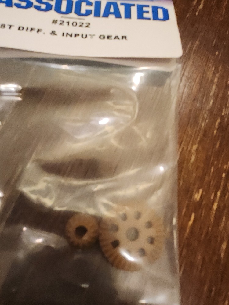 Vintage Team Associated 21022 18t Diff Input Gear Set
