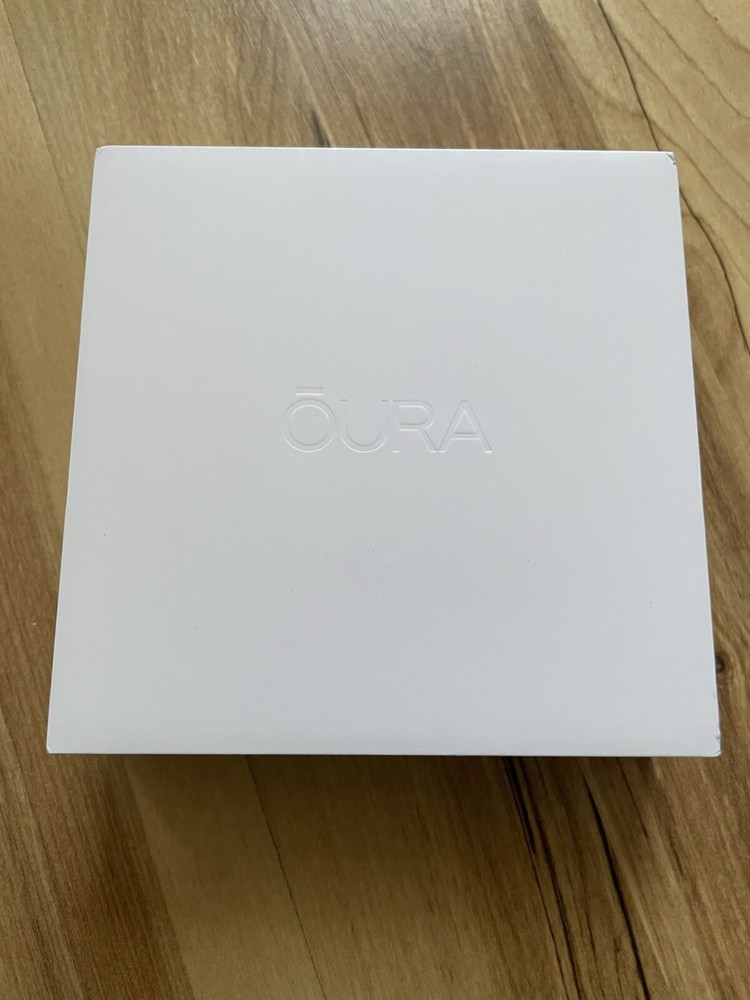 Oura Ring Gen 4 Size 7 (Silver) - New Open Box