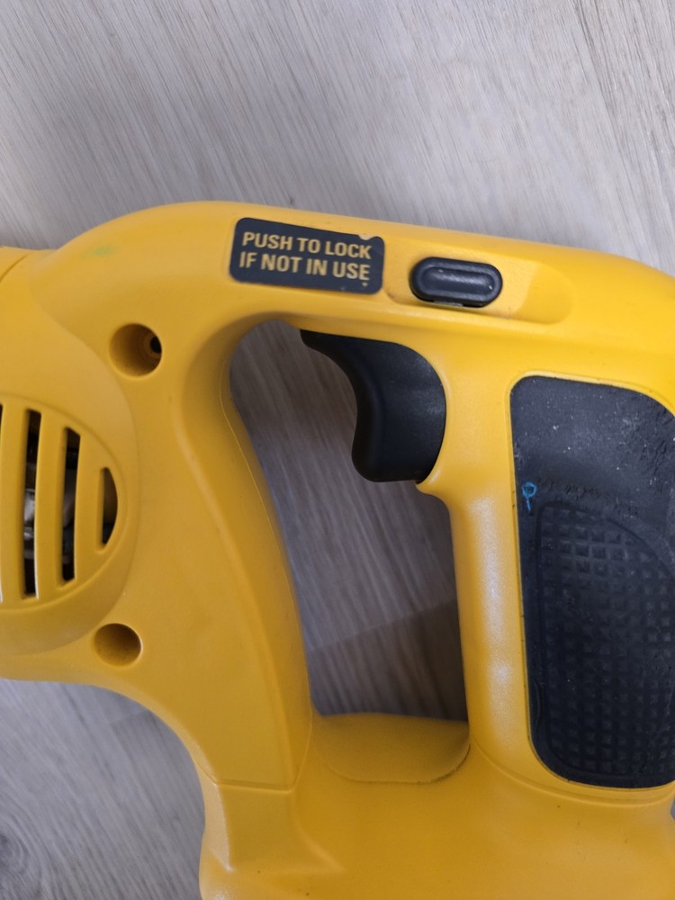 DeWALT Cordless Reciprocating Saw – Tool Only