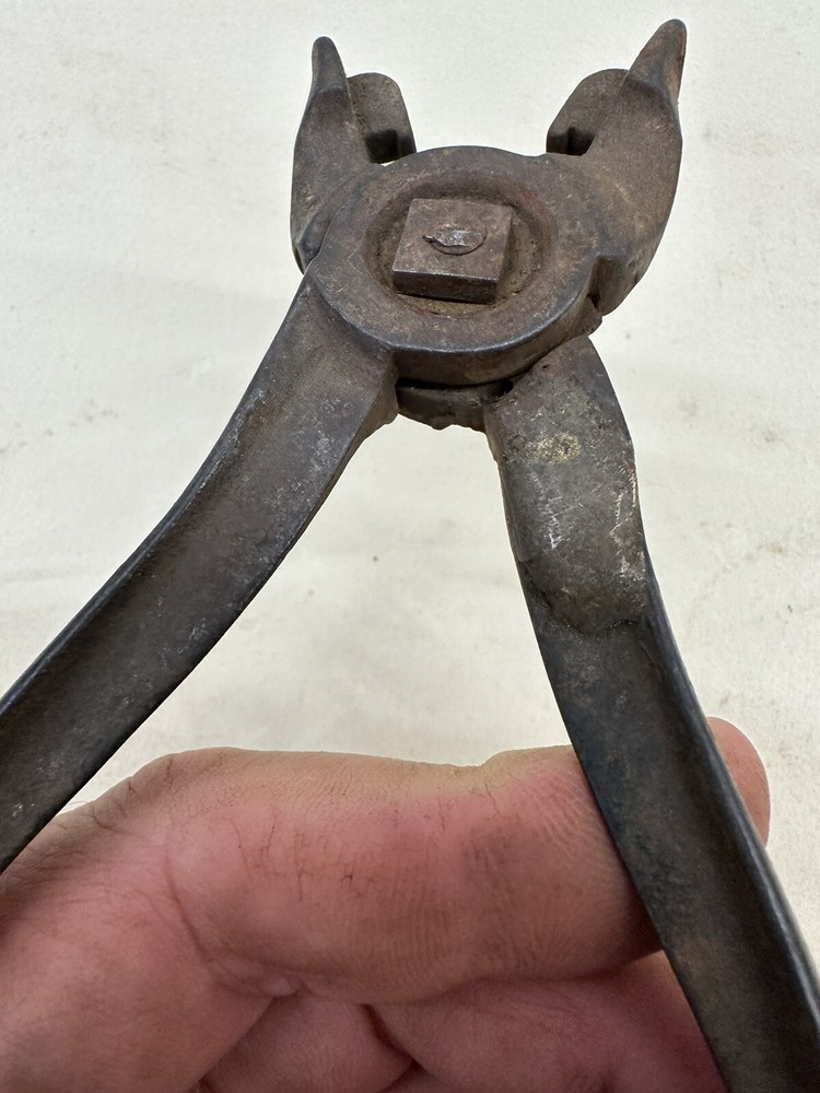 Vintage HOG RING Pliers?