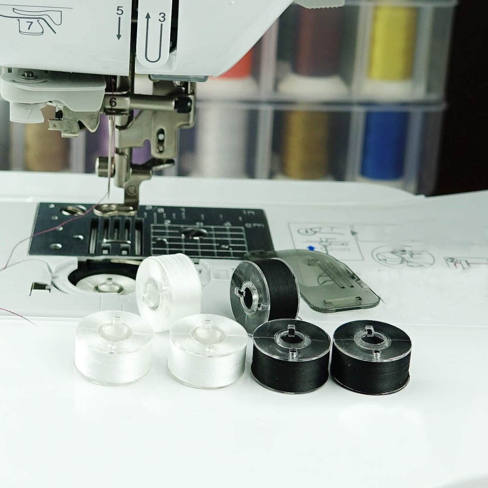 144pcs Embroidery Pre-Wound Bobbins Thread Class 15 A Size SA156 Polyester Wh...