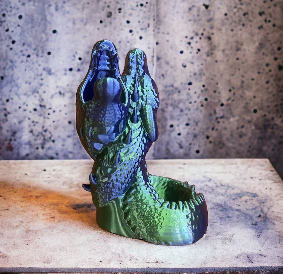 Dueling Dragons Dice Tower, Dungeons and Dragons Dice Roller, 3D Printed, Dragon