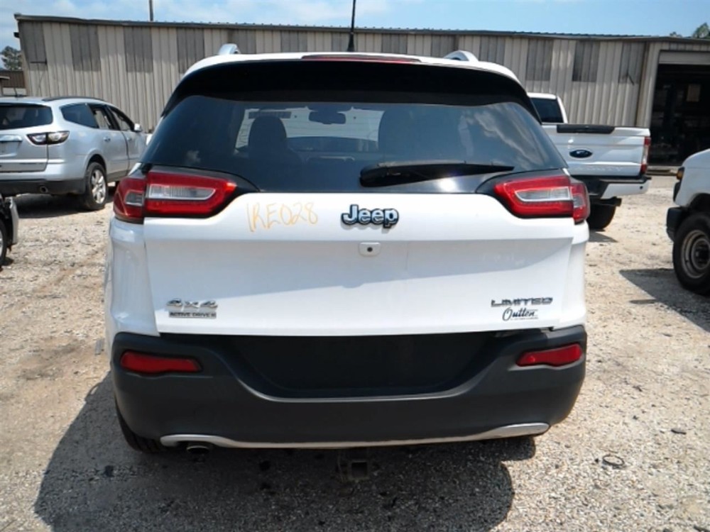 CHEROKEE 2015 Glove Box 104849681