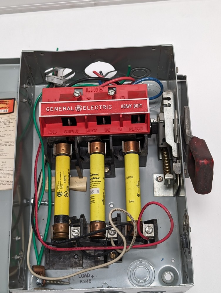 GENERAL ELECTRIC TH3361 Model 10 Safety Switch (USED).