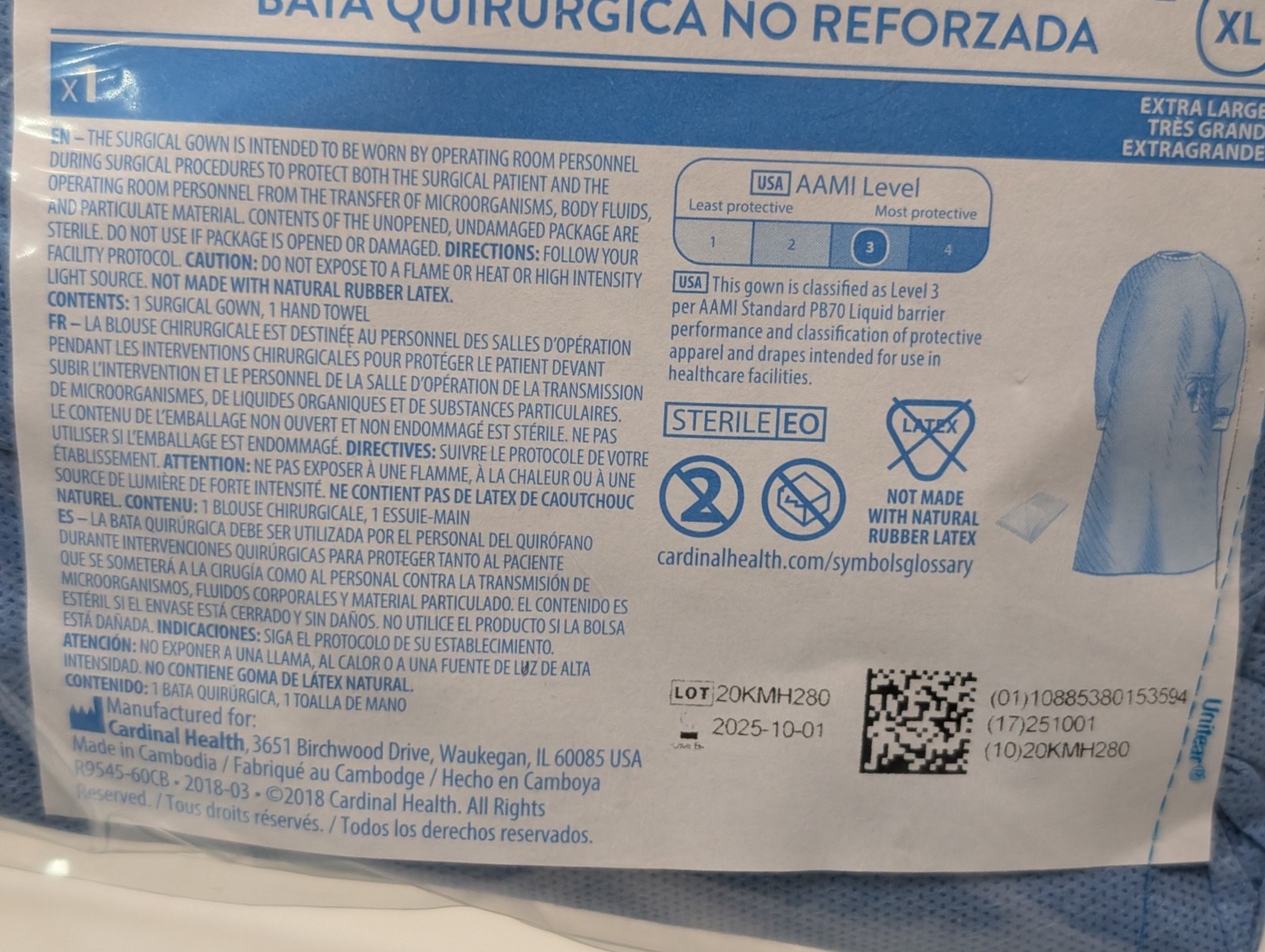 Mixed Lot of 4: Cardinal Health 9545 (x3), Halyard 99285 (x1) XL Surgical Gowns