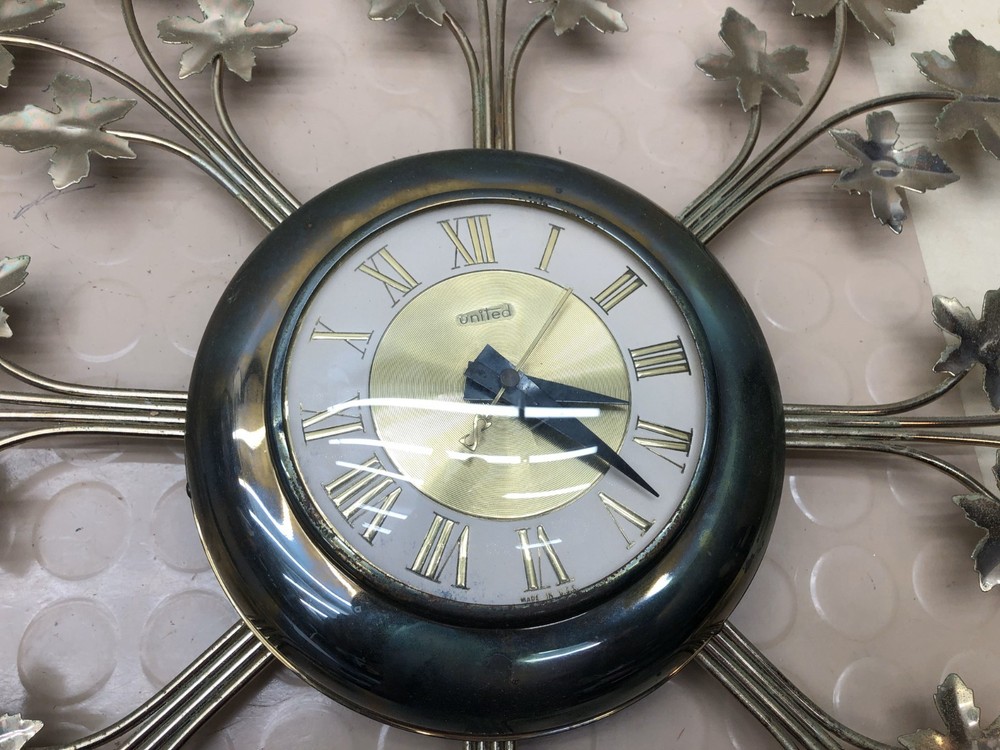 United Wall Clock Brass Maple Leaf MCM Vintage As-Is