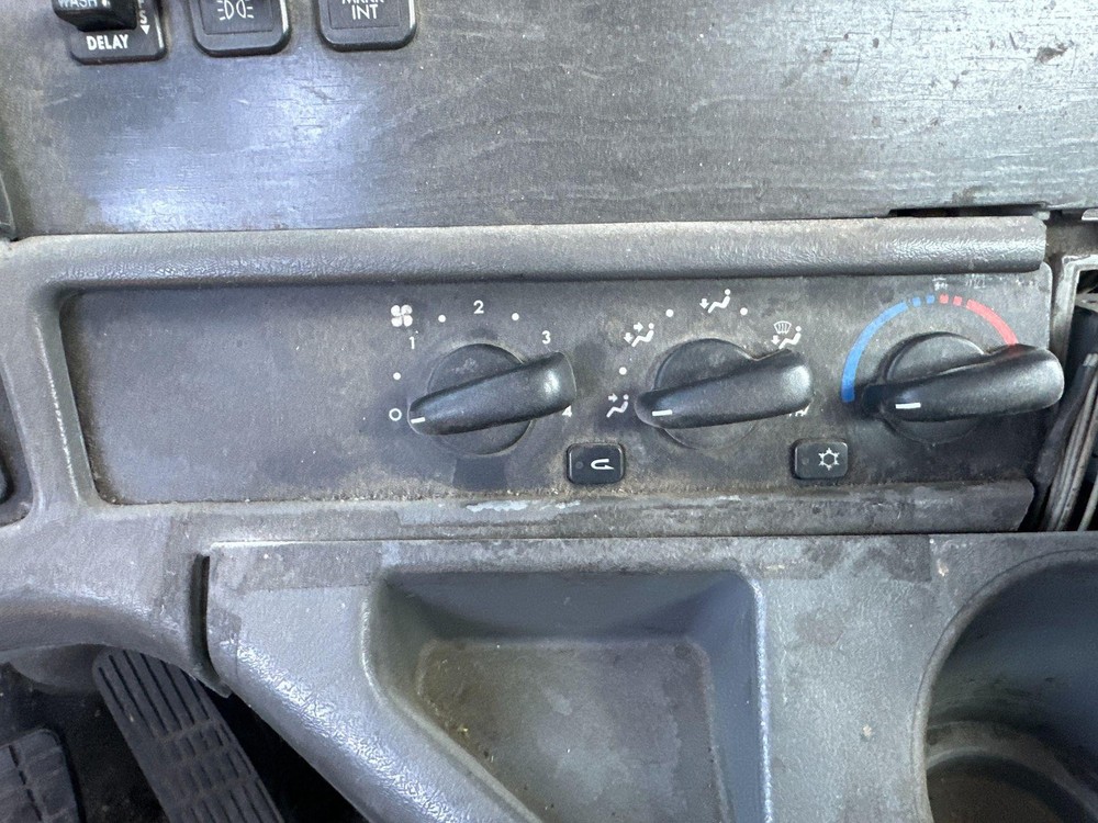 2003-2016 Freightliner COLUMBIA 120 Heater A/C Temperature Controls - Used