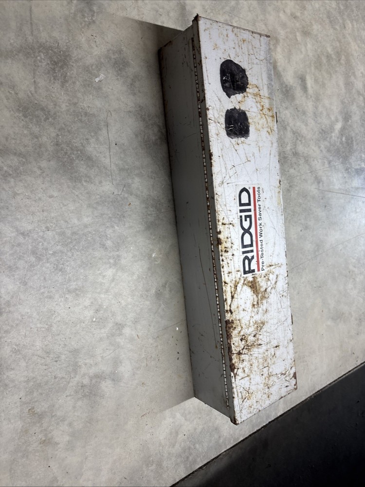 RIDGID 11R RACHETING PIPE THREADERS (4) AND HANDLE / CASE