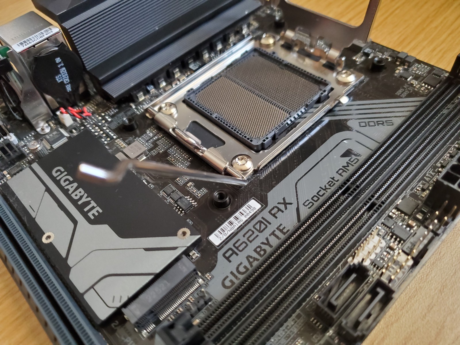 Ryzen 5 7600X + GIGABYTE A620I AX Motherboard Combo Lot