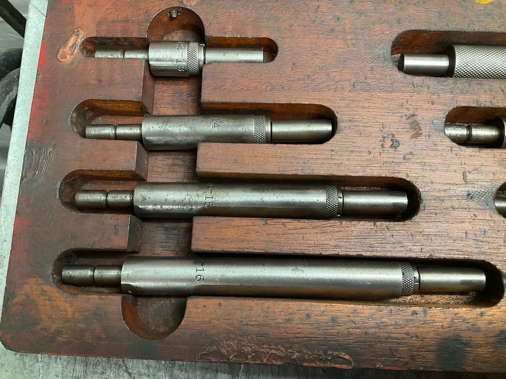 Brown + Sharpe 276 Inside Micrometer Set 12" - 22"