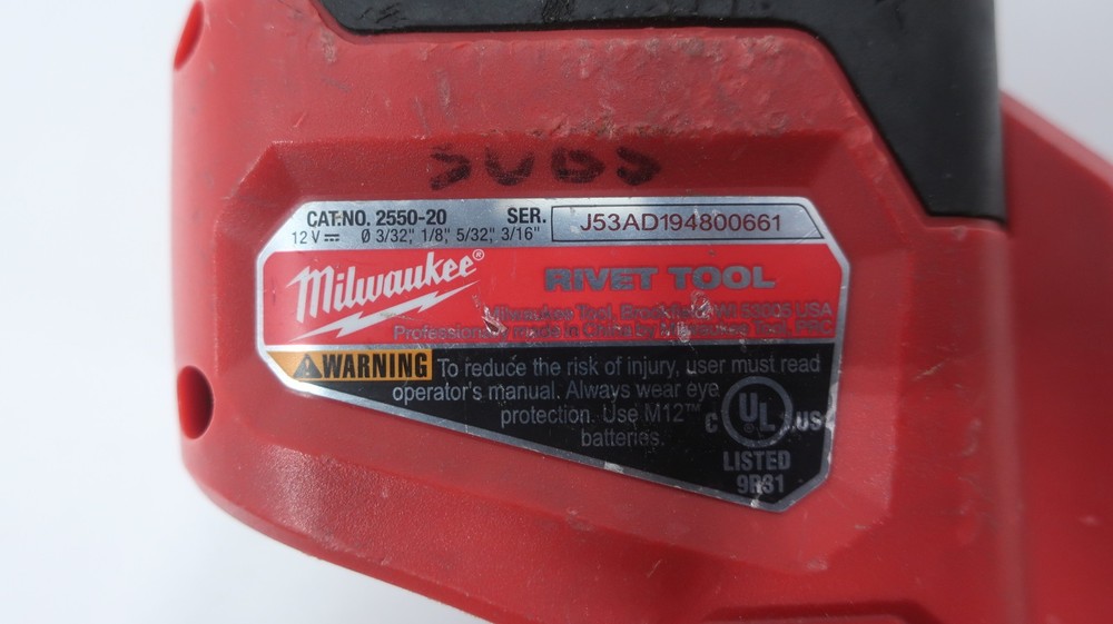 Milwaukee 2550-20 Cordless Rivet Tool