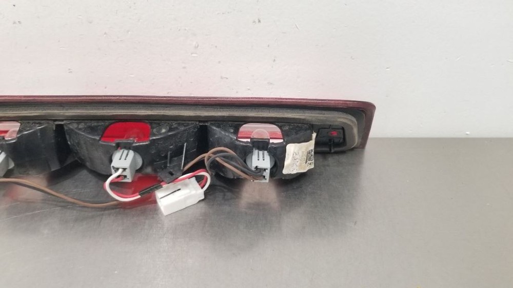 17 DODGE RAM 1500 HIGH MOUNTED STOP LIGHT INCANDESCENT