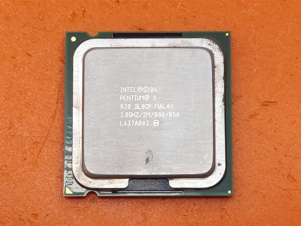 ⭐️⭐️⭐️⭐️⭐️ CPU Processor Intel Pentium D 820 SL8CP LGA775 2.8GHz / 2MB / 800Mhz