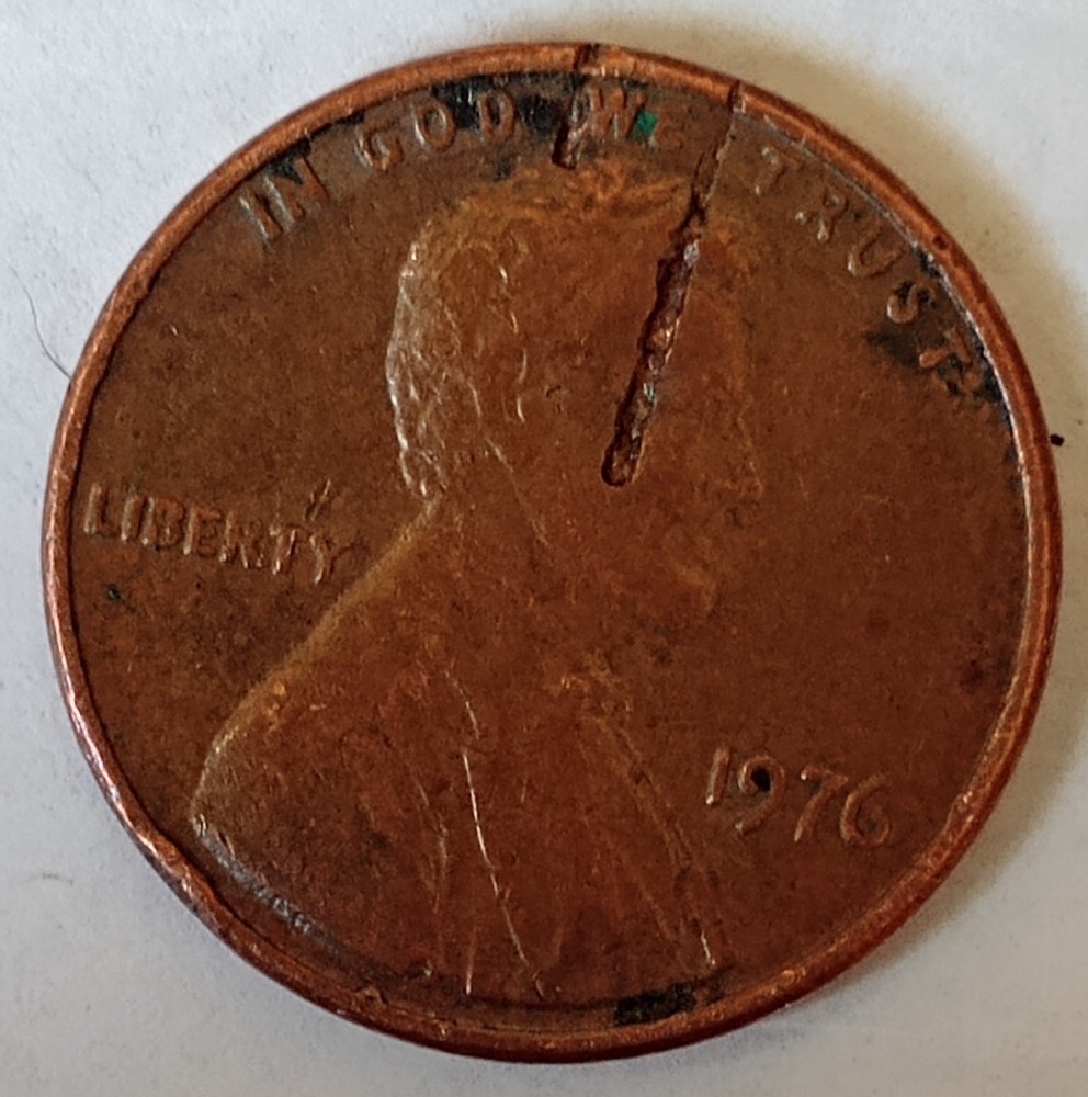 1976 LINCOLN CENT With A Struck Through Error On Obverse And Reverse.