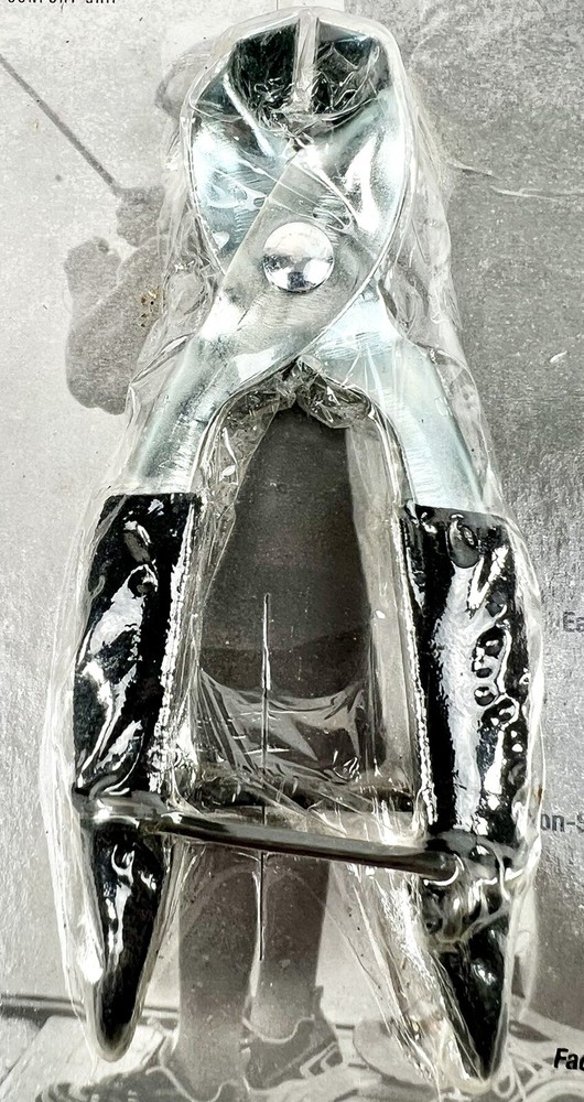 Berkeley Classics Fish Cleaning Fish Skinner Tool