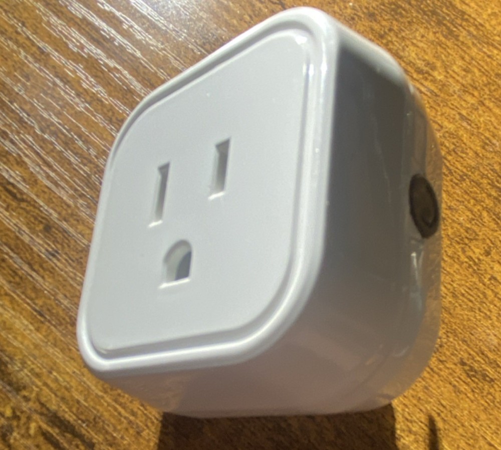 Mini Smart HEYGO Plug Type B White V05 LED Indicator 1 Outlet 100-240V Plastic
