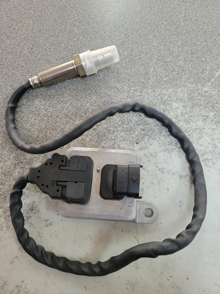 21346963 OEM VOLVO MACK NOX SENSOR