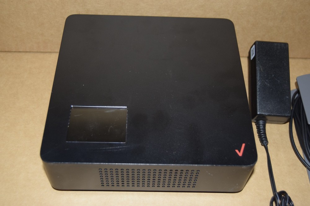 Verizon Wireless LTE Cell Network Extender ASK-SFE116 with Power Supply