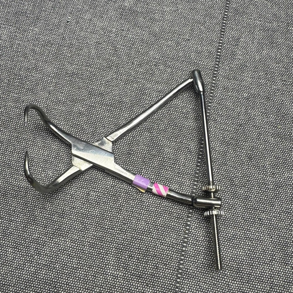 Stainless Steel Self Retaining Surgical Retractor Swedish Pattern Germany Silver