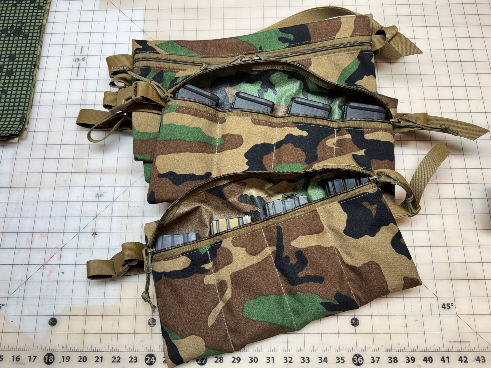 Eight Ball M8 4 Mag bandolier for colt/magpul mags M81 Woodland Camo.