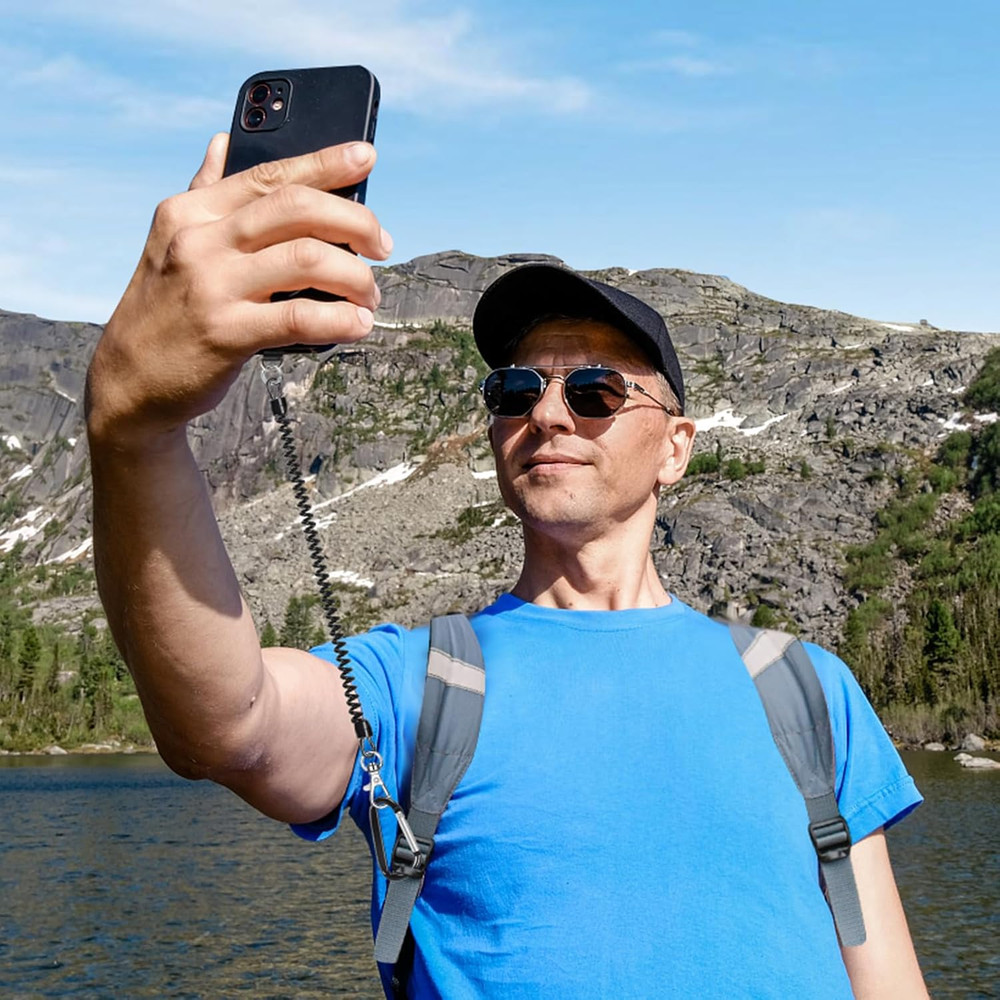 Adjustable Smartphone Lanyard Strap for Secure Outdoor Use