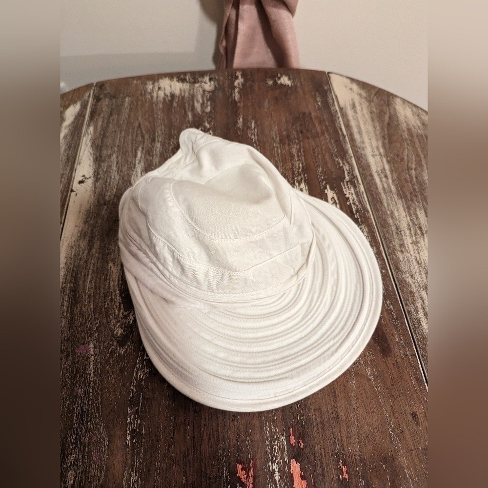 Charter club white dual use hat/visor zip off